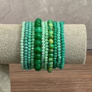 Handmade green mix glass bead stretch bracelets